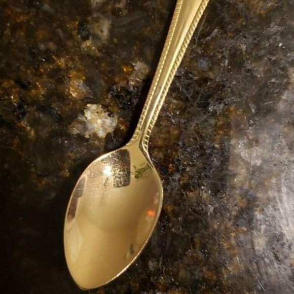 Vintage Lynns Fine China Teacup and Saucer with Gold Tone Spoon - Picture 12 of 12